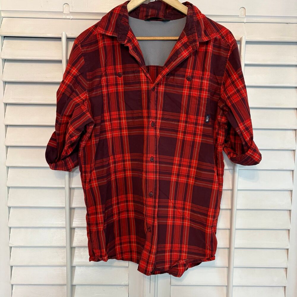 The North Face Red And‎ Burgundy Plaid Button Down Shirt Size Medium